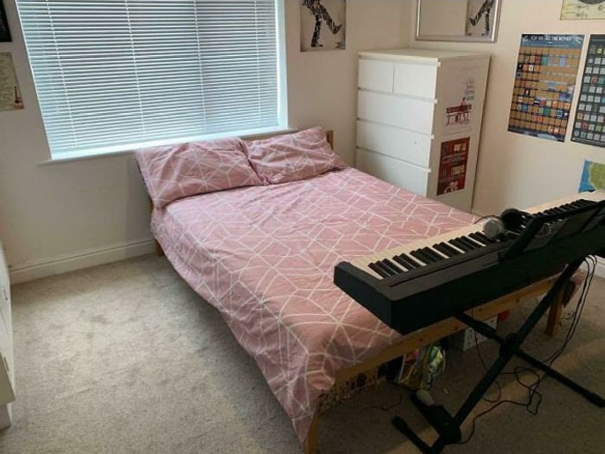 Bedroom after cleaning