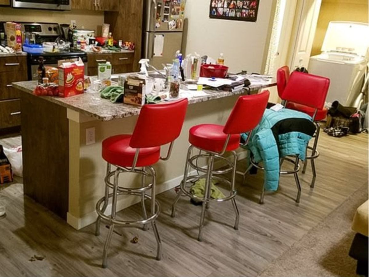 Kitchen before cleaning